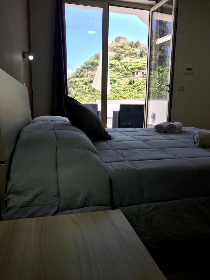 Luxury Suite Terrazze E Vista Mare タオルミーナ エクステリア 写真
